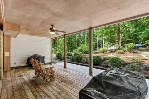 Exterior - 175 N Oakes Cir, Saluda, VA 23149 photo 13 of 18