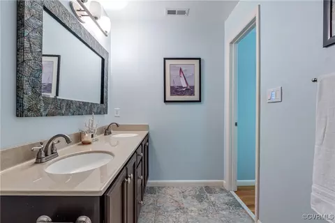Bath - 175 N Oakes Cir, Saluda, VA 23149 photo 3 of 4