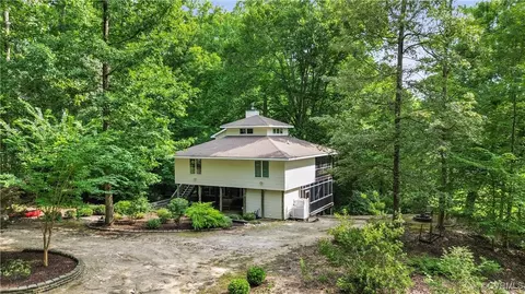 Exterior - 175 N Oakes Cir, Saluda, VA 23149 photo 7 of 18