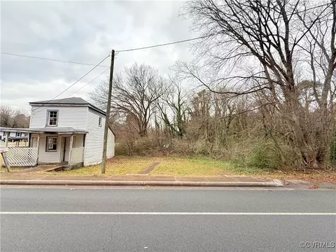 1702 College St, South Hill, VA 24592