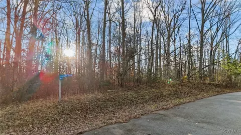 932 Oak Lawn Cir, Ruther Glen, VA 22546