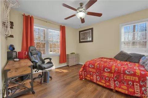 Bedroom - 9880 Knobs Hill Ln, Amelia Court House, VA 23002 photo 4 of 7