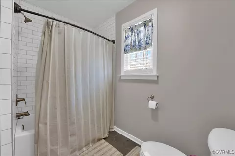 Bath - 9880 Knobs Hill Ln, Amelia Court House, VA 23002 photo 2 of 3
