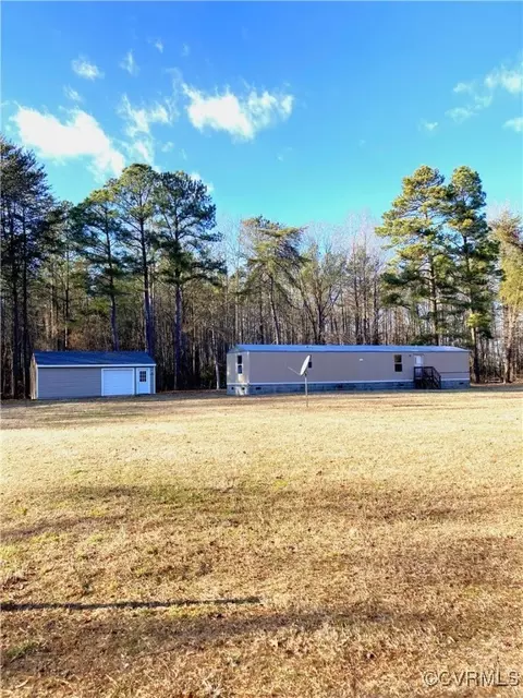 331 Gunsmoke Ln, Saint Stephens Church, VA 23148