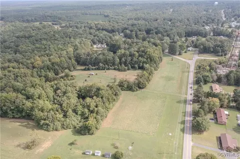 10512 River Rd, South Chesterfield, VA 23838