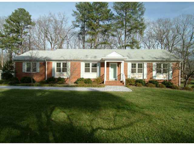 2825 Wighton Dr, Richmond, VA 23235 photo 1