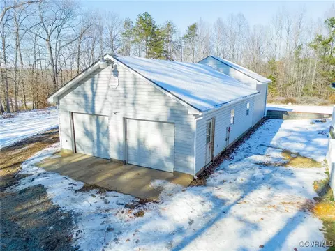 Exterior - 1225 Rock Spring Rd, Bumpass, VA 23024 photo 3 of 4