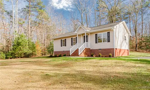 15675 Catpoint Manor Ln, Lanexa, VA 23089