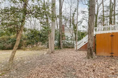 Exterior - 13208 Gate Post Ct, Midlothian, VA 23112 photo 4 of 5