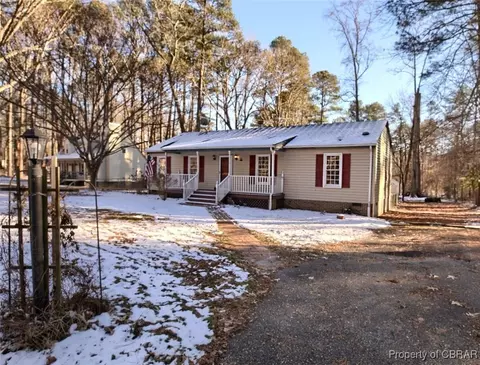 5632 Fawn Ct, Gloucester, VA 23061