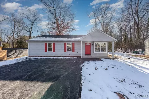 1109 Traywick Ct, Chester, VA 23836