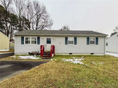 369 Red Oak Dr, Hopewell, VA 23860