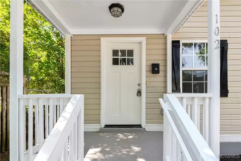 102 Russell Ln, Emporia, VA 23847