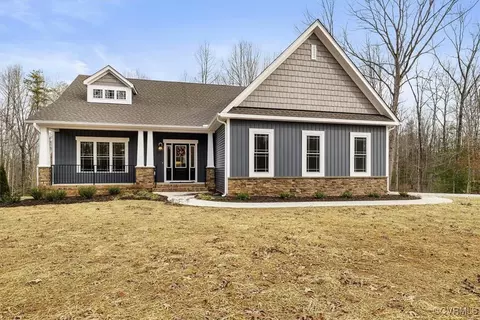 4286 River Rd W, Goochland, VA 23063