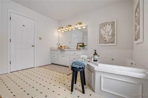 Bath - 4752 Treely Rd, Chester, VA 23831 photo 2 of 4