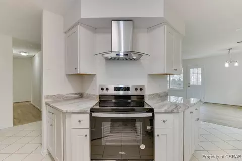 Kitchen - 1 Ruby Ct, Hampton, VA 23666 photo 5 of 6
