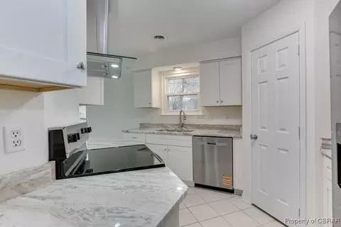 Kitchen - 1 Ruby Ct, Hampton, VA 23666 photo 6 of 6