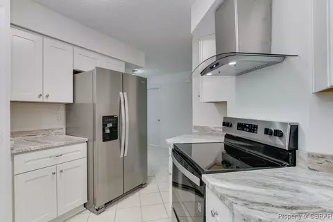 Kitchen - 1 Ruby Ct, Hampton, VA 23666 photo 4 of 6