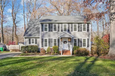 7406 Belmont Stakes Dr, Midlothian, VA 23112