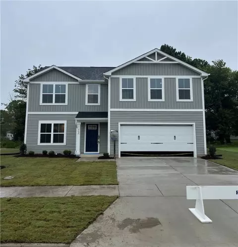 304 Pointers Dr, West Point, VA 23181