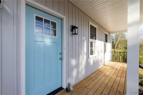 18620 W Pridesville Rd, Amelia Court House, VA 23002