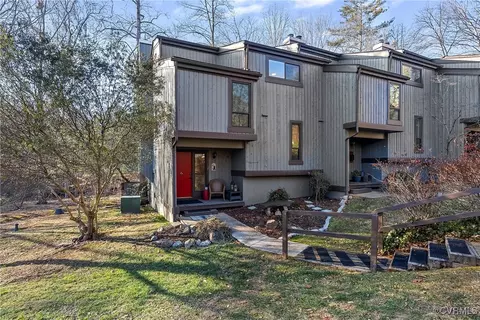 9419 Groundhog Dr, North Chesterfield, VA 23235