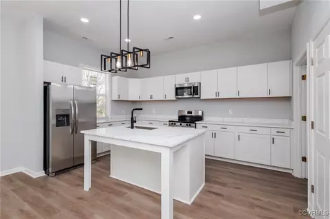 156 W Westover Ave, Colonial Heights, VA 23834