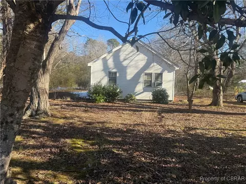 4881 Chestnut Fork Rd, Gloucester, VA 23061