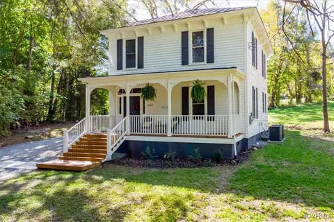 4534 Drakes Main St, Drakes Branch, VA 23937