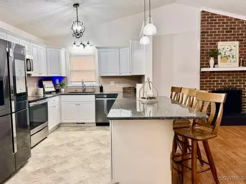4105 Larkin Ln, Midlothian, VA 23112 photo 4