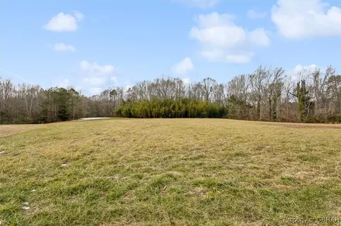 6470 T C Walker, Gloucester, VA 23061 photo 3
