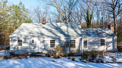 631 N James St, Ashland, VA 23005