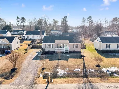 11619 Parrish Branch Cir, Midlothian, VA 23112 photo 2