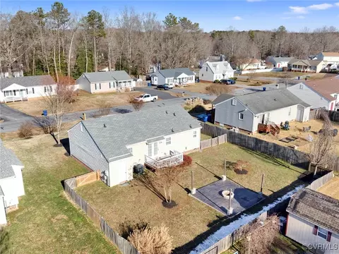 11619 Parrish Branch Cir, Midlothian, VA 23112 photo 4