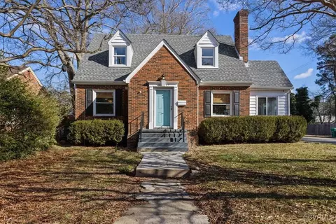 1863 Arch St, Petersburg, VA 23805