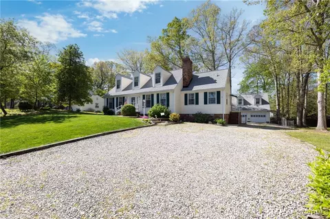 4913 Mcallister Dr, Chester, VA 23831