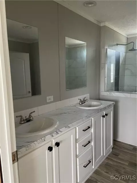 18 Smith St, Dendron, VA 23839 photo 3