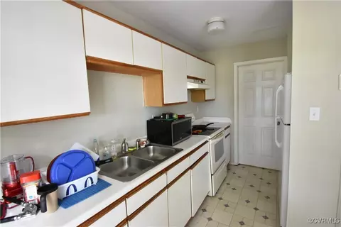 Kitchen - 515 Catherine St, Richmond, VA 23220 photo 2 of 2