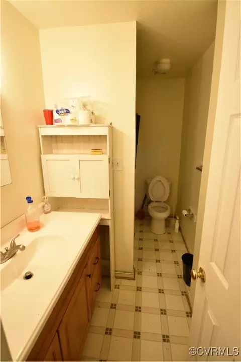 Bath - 515 Catherine St, Richmond, VA 23220 photo 1 of 2