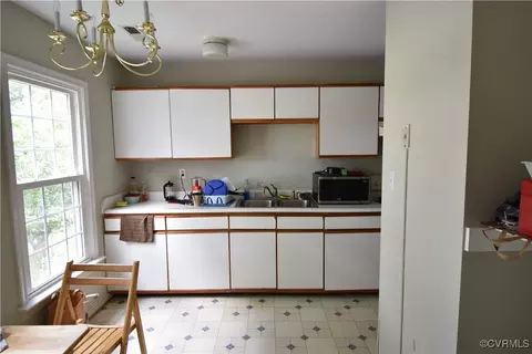 Kitchen - 515 Catherine St, Richmond, VA 23220 photo 1 of 2