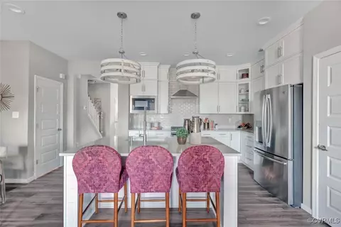 18739 Palisades Rdg, Moseley, VA 23120