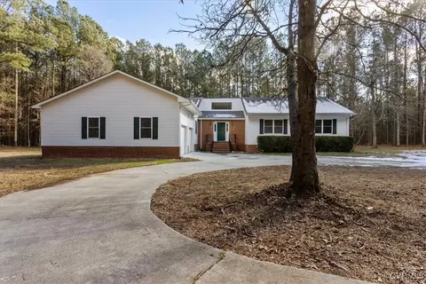 12177 Continental Forest Dr, Disputanta, VA 23842