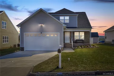 3913 Lighthouse Ln, Hopewell, VA 23860