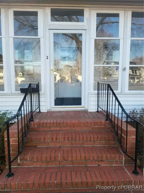 137 Hampton Roads Ave, Hampton, VA 23661 photo 2
