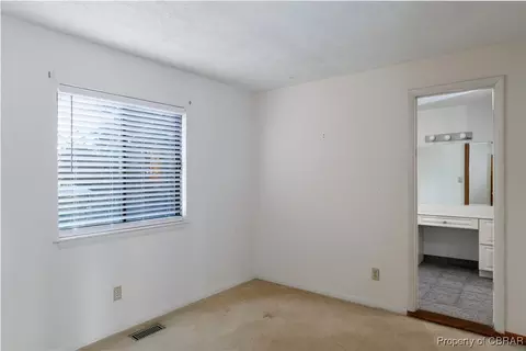 4128 Eagle Rd, Hayes, VA 23072 photo 9