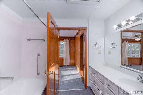 4128 Eagle Rd, Hayes, VA 23072 photo 7