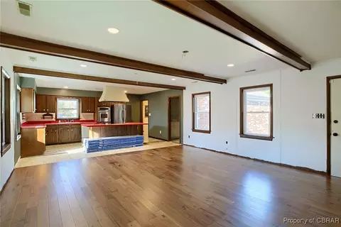 Living - 7450 Matoaka Ave, Gloucester Point, VA 23062 photo 2 of 6