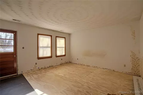 Living - 7450 Matoaka Ave, Gloucester Point, VA 23062 photo 6 of 6