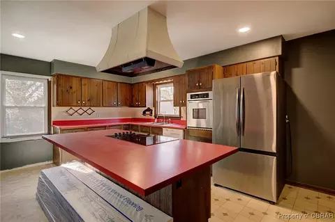 Kitchen - 7450 Matoaka Ave, Gloucester Point, VA 23062 photo 2 of 4