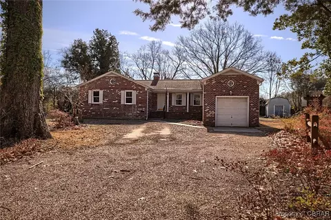 7450 Matoaka Ave, Gloucester Point, VA 23062